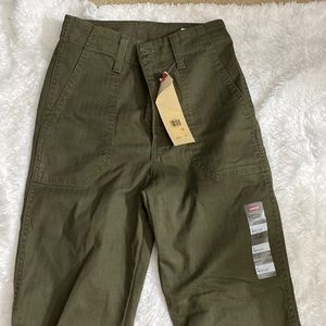 Levi Olive Green Surplus Straight Jean